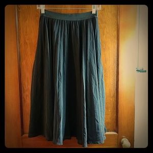 Hollister pleated midi skirt